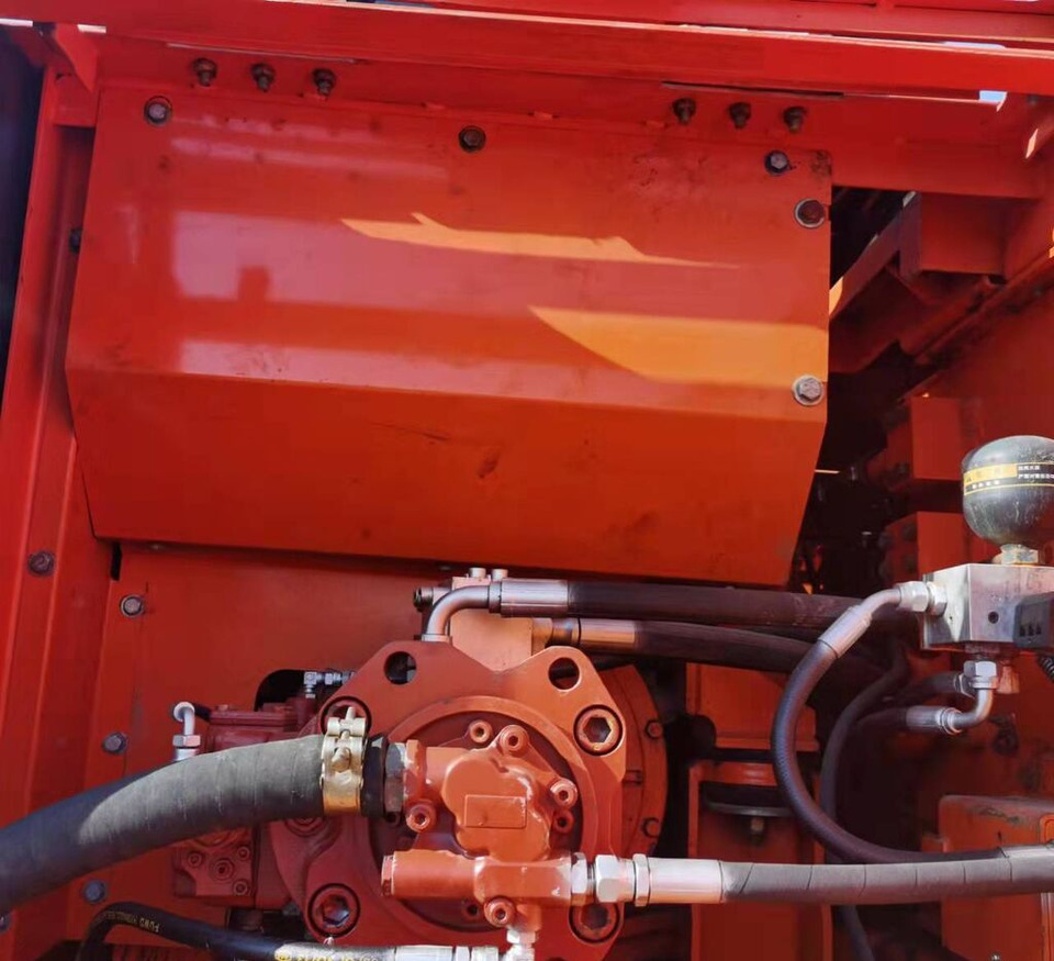 Doosan DH220LC-7 - Kāpurķēžu ekskavators: foto 5 Doosan DH220LC-7 - Kāpurķēžu ekskavators: foto 5