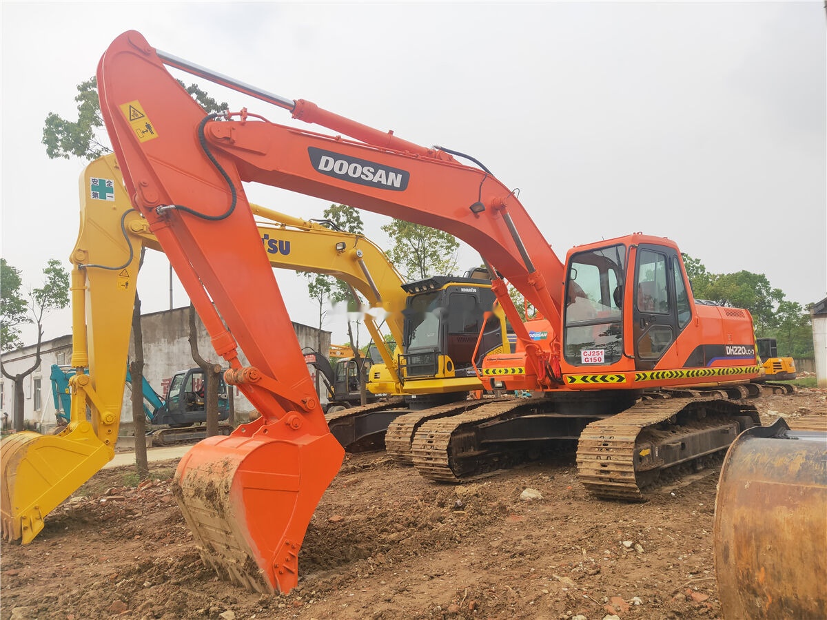 Doosan DH220LC-7 - Kāpurķēžu ekskavators: foto 2 Doosan DH220LC-7 - Kāpurķēžu ekskavators: foto 2
