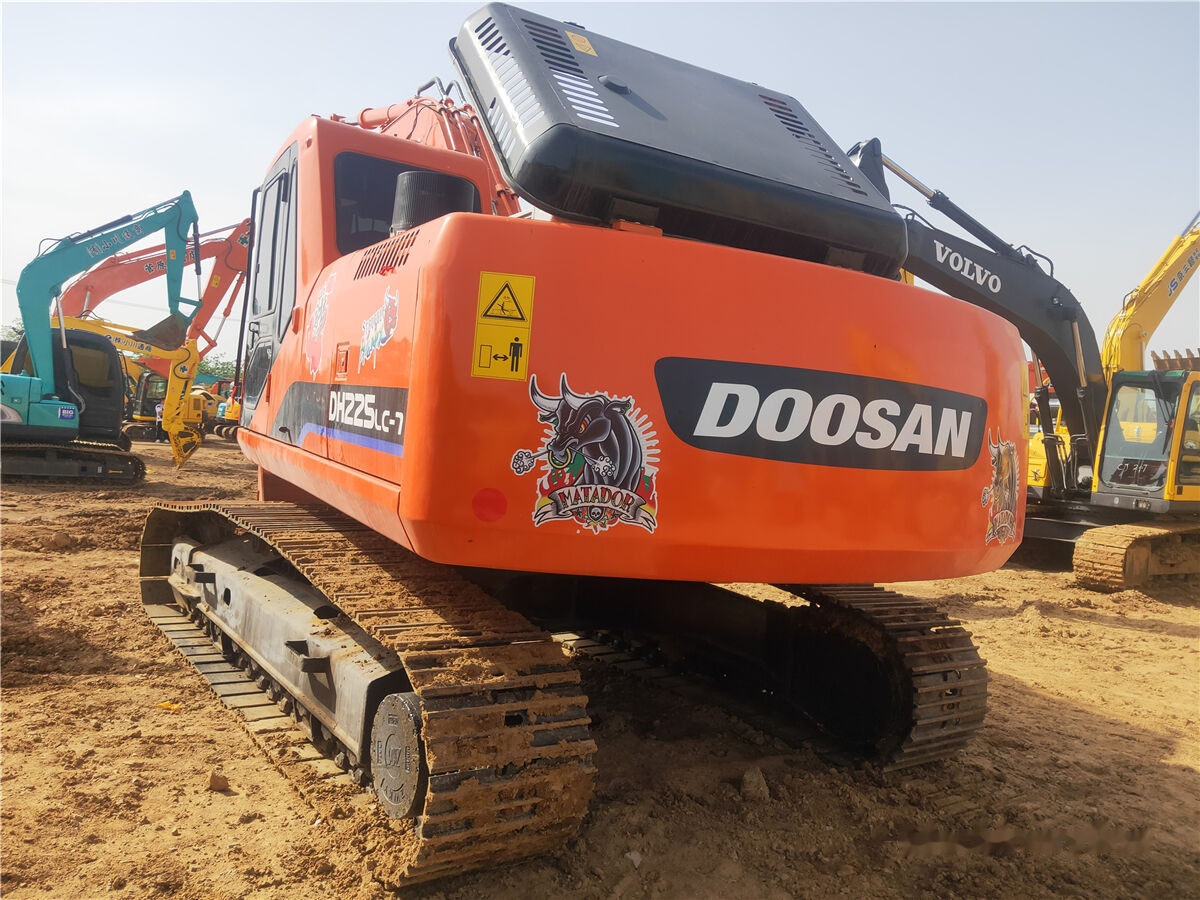 Doosan DH225 - Kāpurķēžu ekskavators: foto 2 Doosan DH225 - Kāpurķēžu ekskavators: foto 2