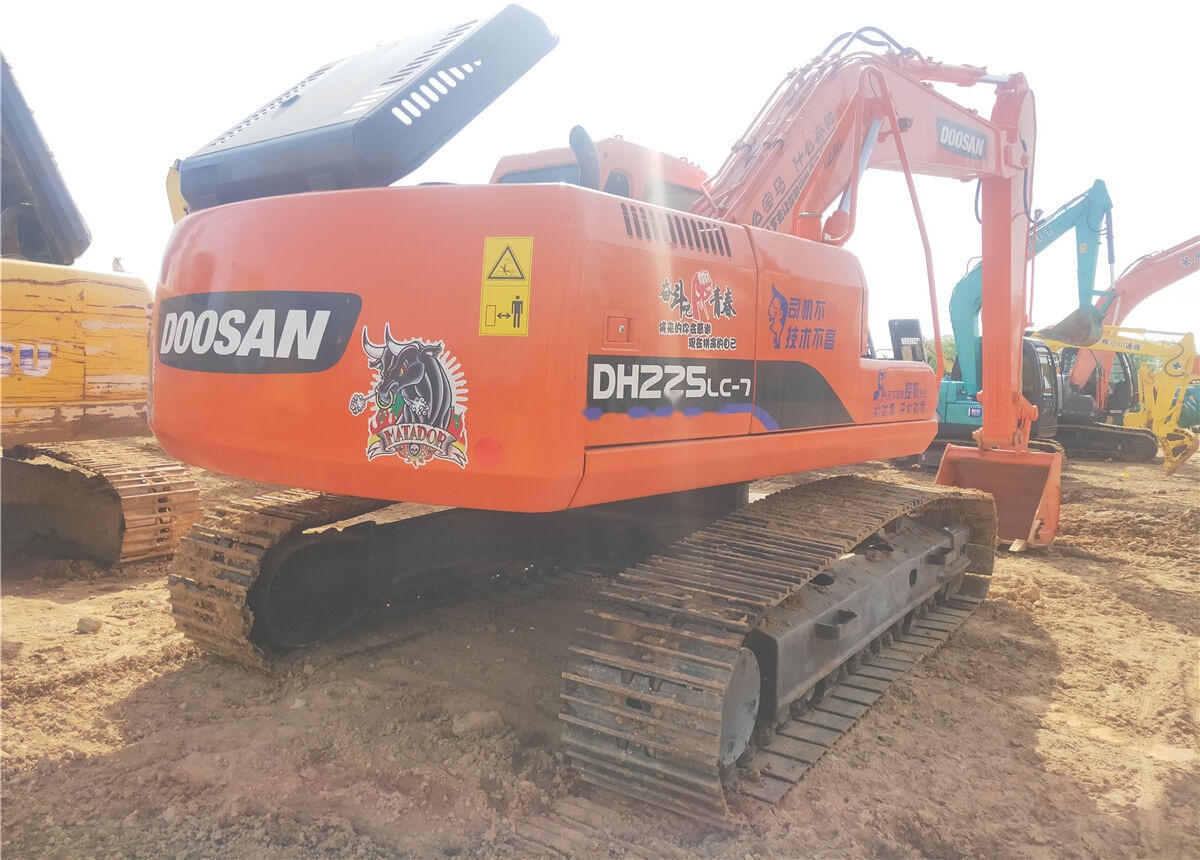 Doosan DH225 - Kāpurķēžu ekskavators: foto 4 Doosan DH225 - Kāpurķēžu ekskavators: foto 4