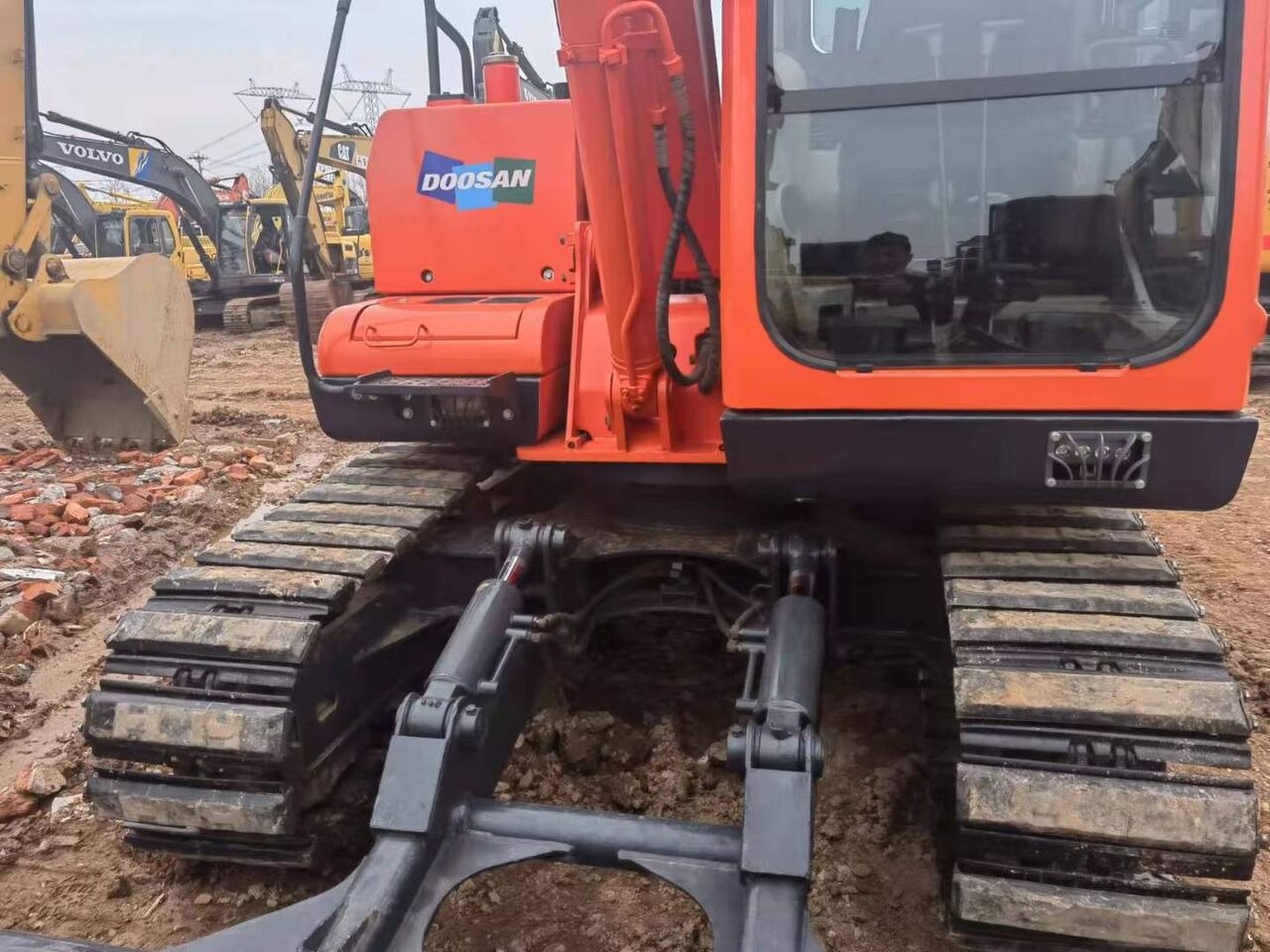 Doosan DX80 - Kāpurķēžu ekskavators: foto 2 Doosan DX80 - Kāpurķēžu ekskavators: foto 2