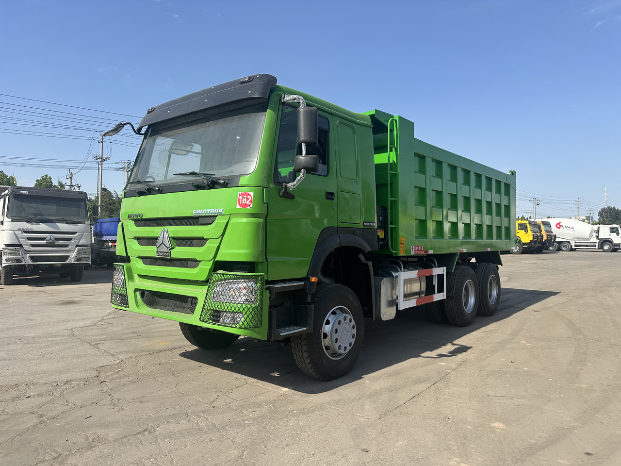 HOWO 371 6X4 - Kravas automašīna pašizgāzējs: foto 1 HOWO 371 6X4 - Kravas automašīna pašizgāzējs: foto 1