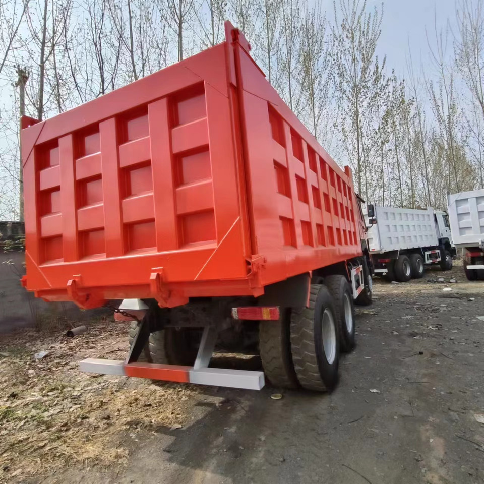 HOWO 371 6X4 - Kravas automašīna pašizgāzējs: foto 5 HOWO 371 6X4 - Kravas automašīna pašizgāzējs: foto 5