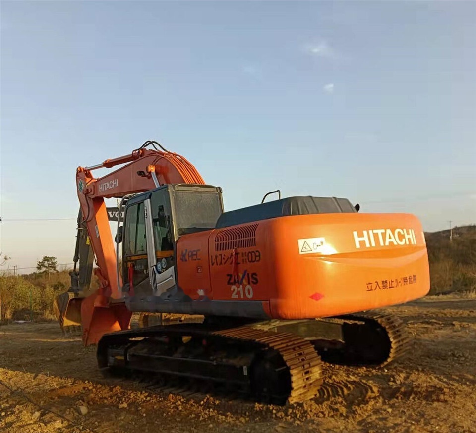 Hitachi 210-3 - Kāpurķēžu ekskavators: foto 3 Hitachi 210-3 - Kāpurķēžu ekskavators: foto 3