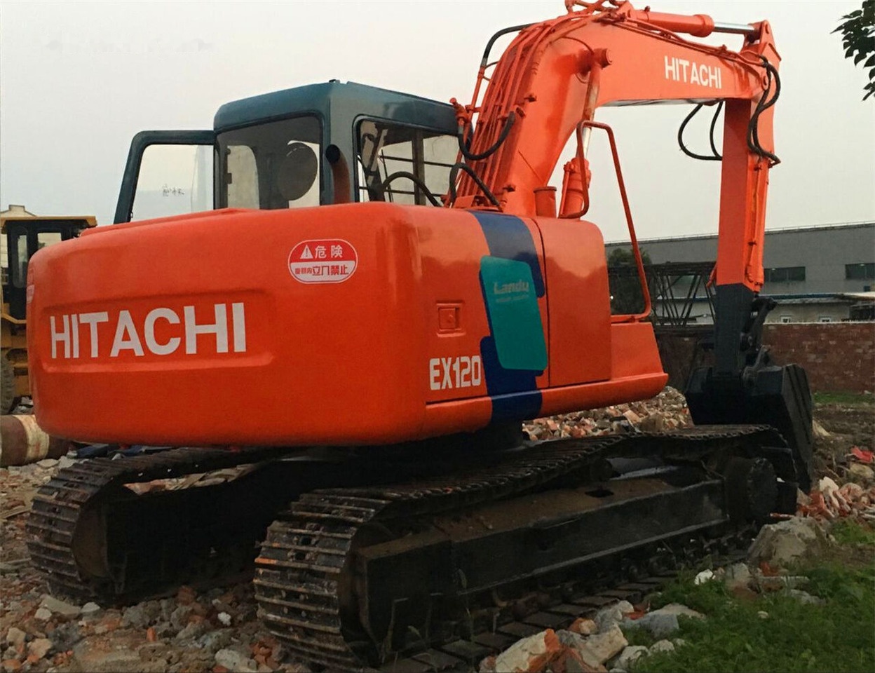 Hitachi EX120-3 - Kāpurķēžu ekskavators: foto 4 Hitachi EX120-3 - Kāpurķēžu ekskavators: foto 4