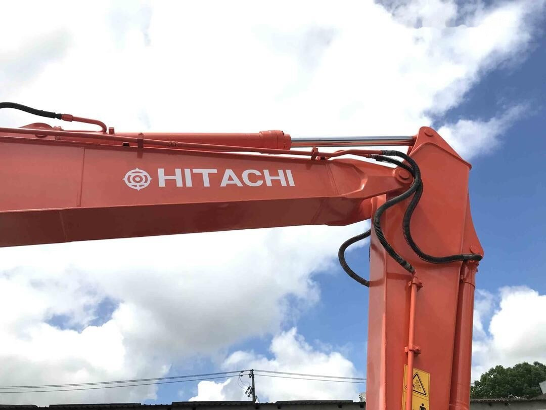 Hitachi EX200-3 - Kāpurķēžu ekskavators: foto 2 Hitachi EX200-3 - Kāpurķēžu ekskavators: foto 2