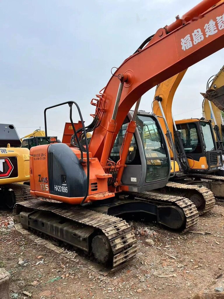 Hitachi ZX135 - Kāpurķēžu ekskavators: foto 2 Hitachi ZX135 - Kāpurķēžu ekskavators: foto 2