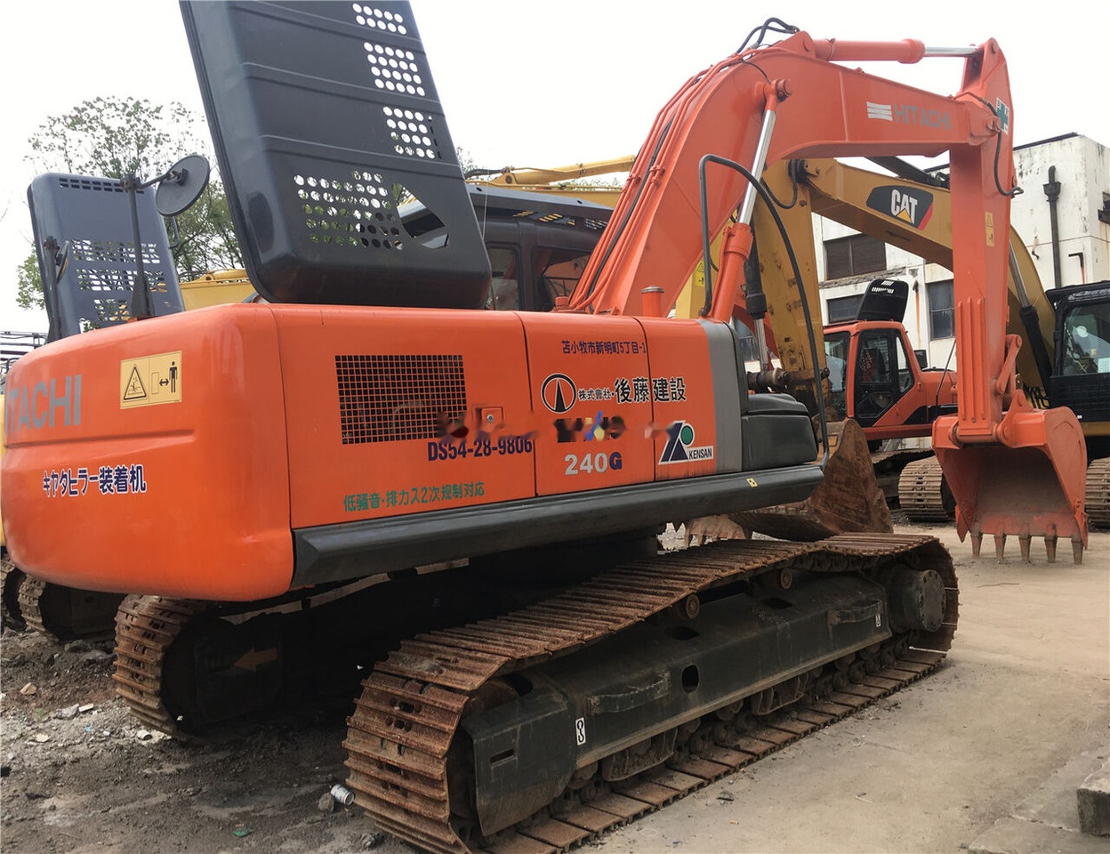 Hitachi ZX240-3G - Kāpurķēžu ekskavators: foto 4 Hitachi ZX240-3G - Kāpurķēžu ekskavators: foto 4