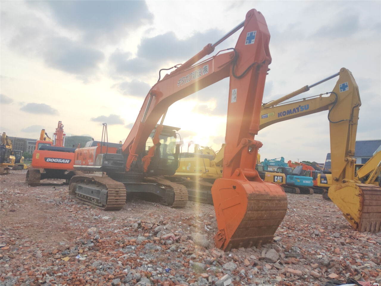 Hitachi ZX350H-3G - Kāpurķēžu ekskavators: foto 3 Hitachi ZX350H-3G - Kāpurķēžu ekskavators: foto 3
