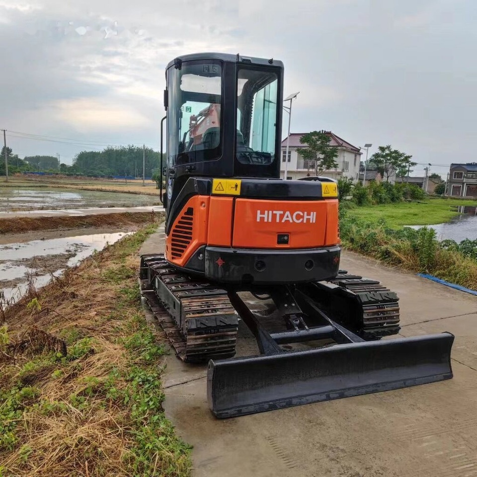 Hitachi ZX50U - Mini-ekskavators: foto 1 Hitachi ZX50U - Mini-ekskavators: foto 1