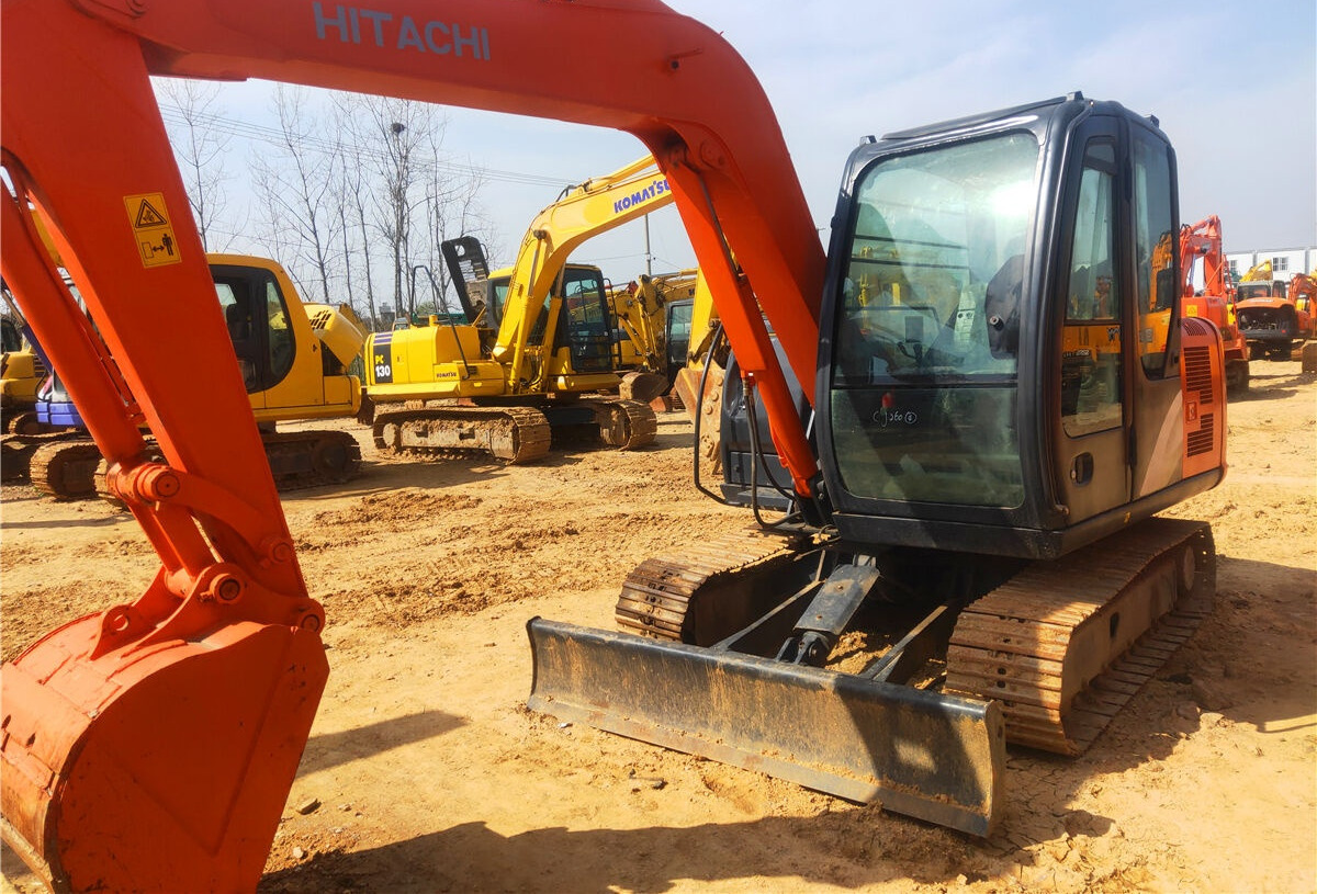 Hitachi ZX60 - Mini-ekskavators: foto 2 Hitachi ZX60 - Mini-ekskavators: foto 2