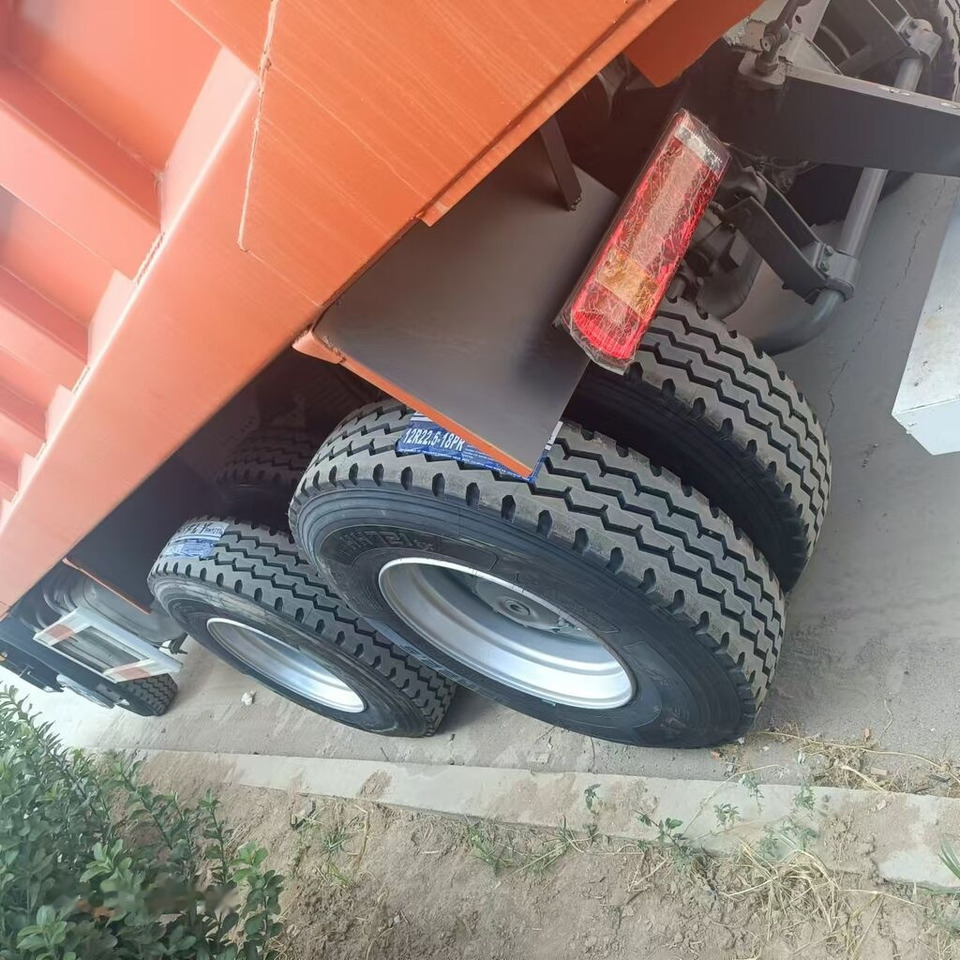 Howo 371 6*4 new tires - Kravas automašīna pašizgāzējs: foto 4 Howo 371 6*4 new tires - Kravas automašīna pašizgāzējs: foto 4