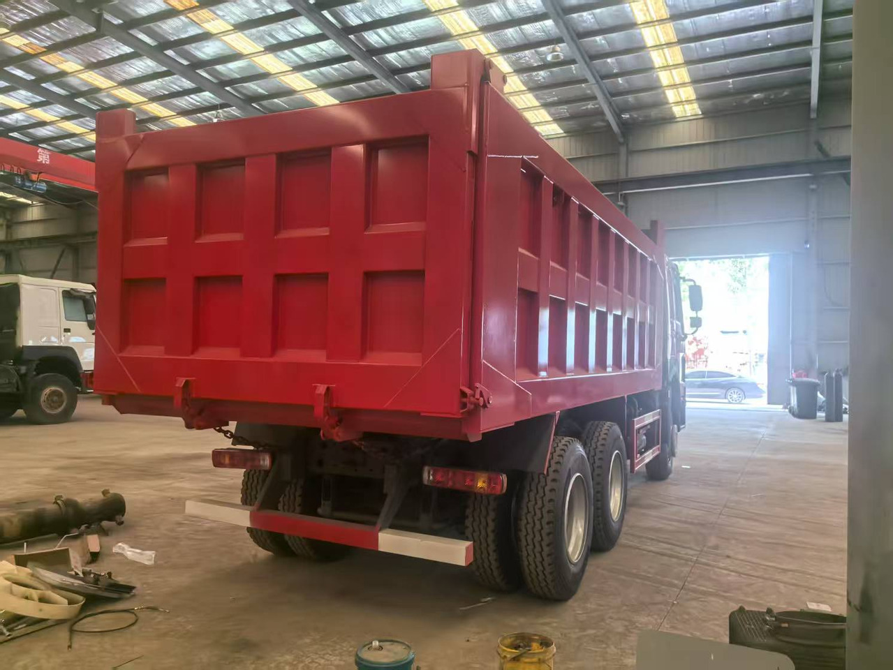 Howo 371 6X4 NEW - Kravas automašīna pašizgāzējs: foto 4 Howo 371 6X4 NEW - Kravas automašīna pašizgāzējs: foto 4