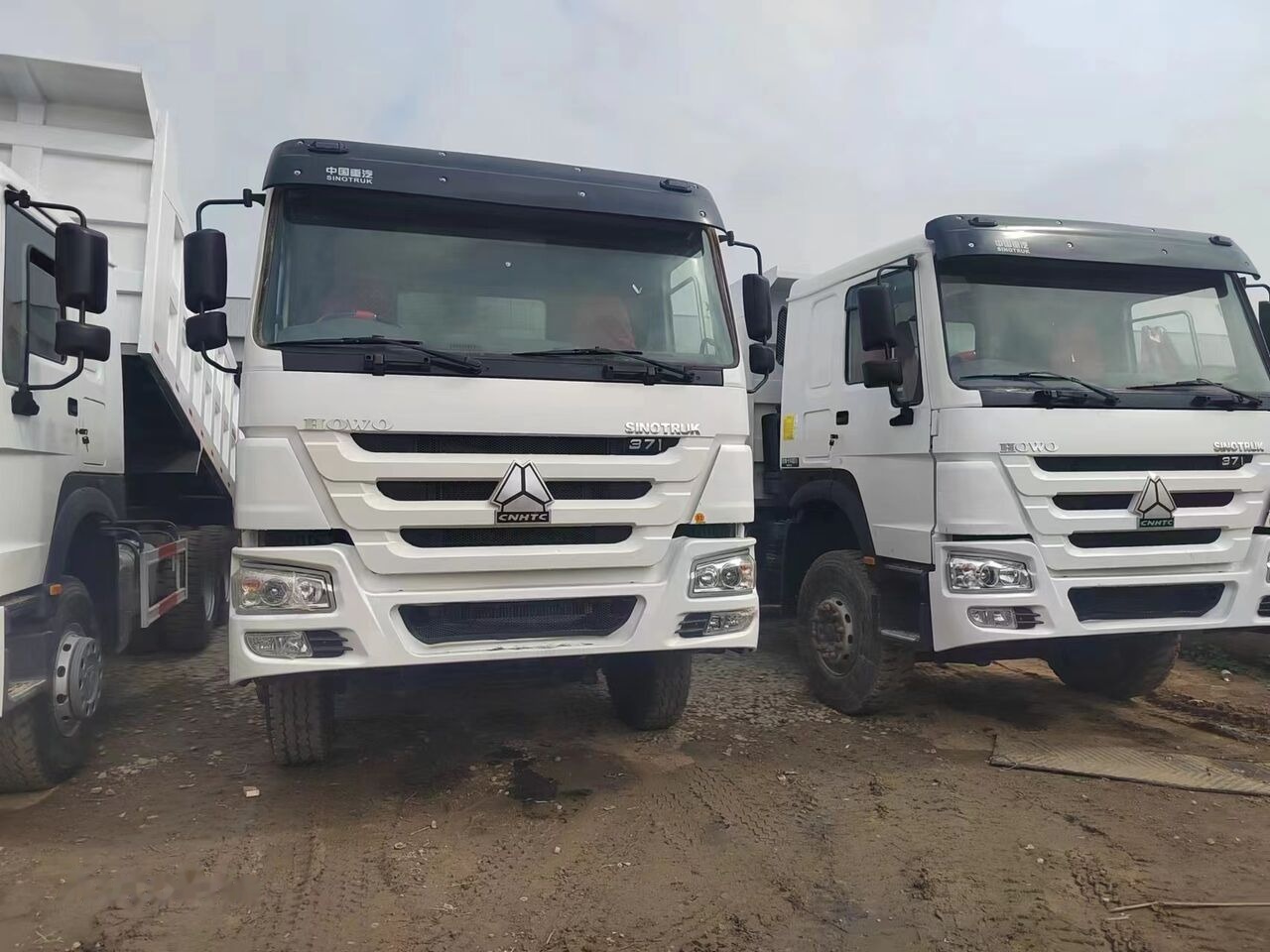 Howo 371 6x4 - Kravas automašīna pašizgāzējs: foto 4 Howo 371 6x4 - Kravas automašīna pašizgāzējs: foto 4