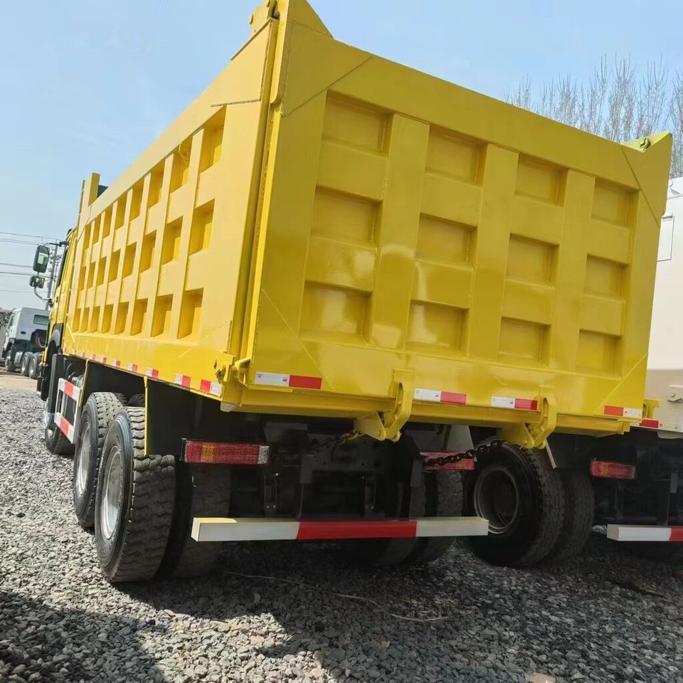 Howo 371 - Kravas automašīna pašizgāzējs: foto 1 Howo 371 - Kravas automašīna pašizgāzējs: foto 1