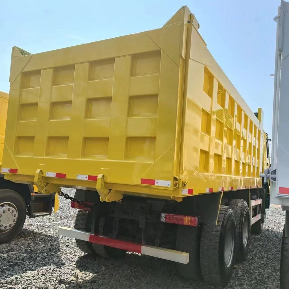 Howo 371 - Kravas automašīna pašizgāzējs: foto 4 Howo 371 - Kravas automašīna pašizgāzējs: foto 4