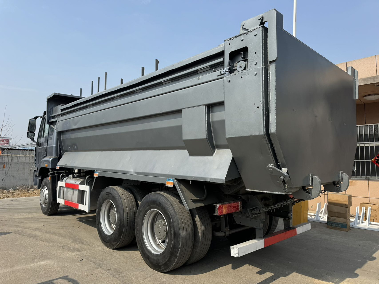 Howo HAOHAN DUMP TRUCK - Kravas automašīna pašizgāzējs: foto 4 Howo HAOHAN DUMP TRUCK - Kravas automašīna pašizgāzējs: foto 4