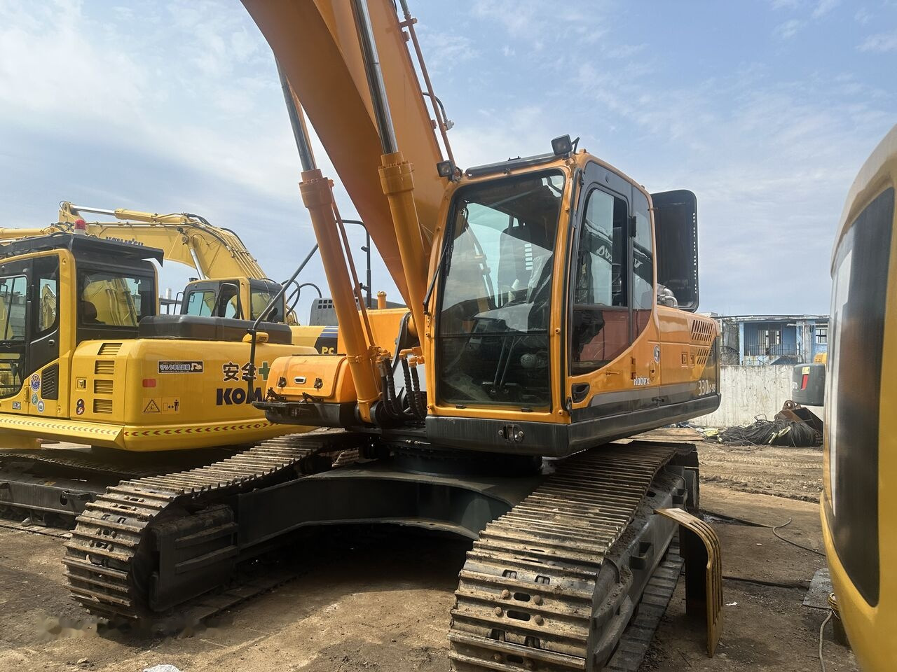 Hyundai R330LC-9S - Kāpurķēžu ekskavators: foto 2 Hyundai R330LC-9S - Kāpurķēžu ekskavators: foto 2