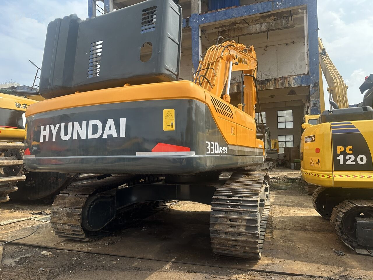 Hyundai R330LC-9S - Kāpurķēžu ekskavators: foto 4 Hyundai R330LC-9S - Kāpurķēžu ekskavators: foto 4