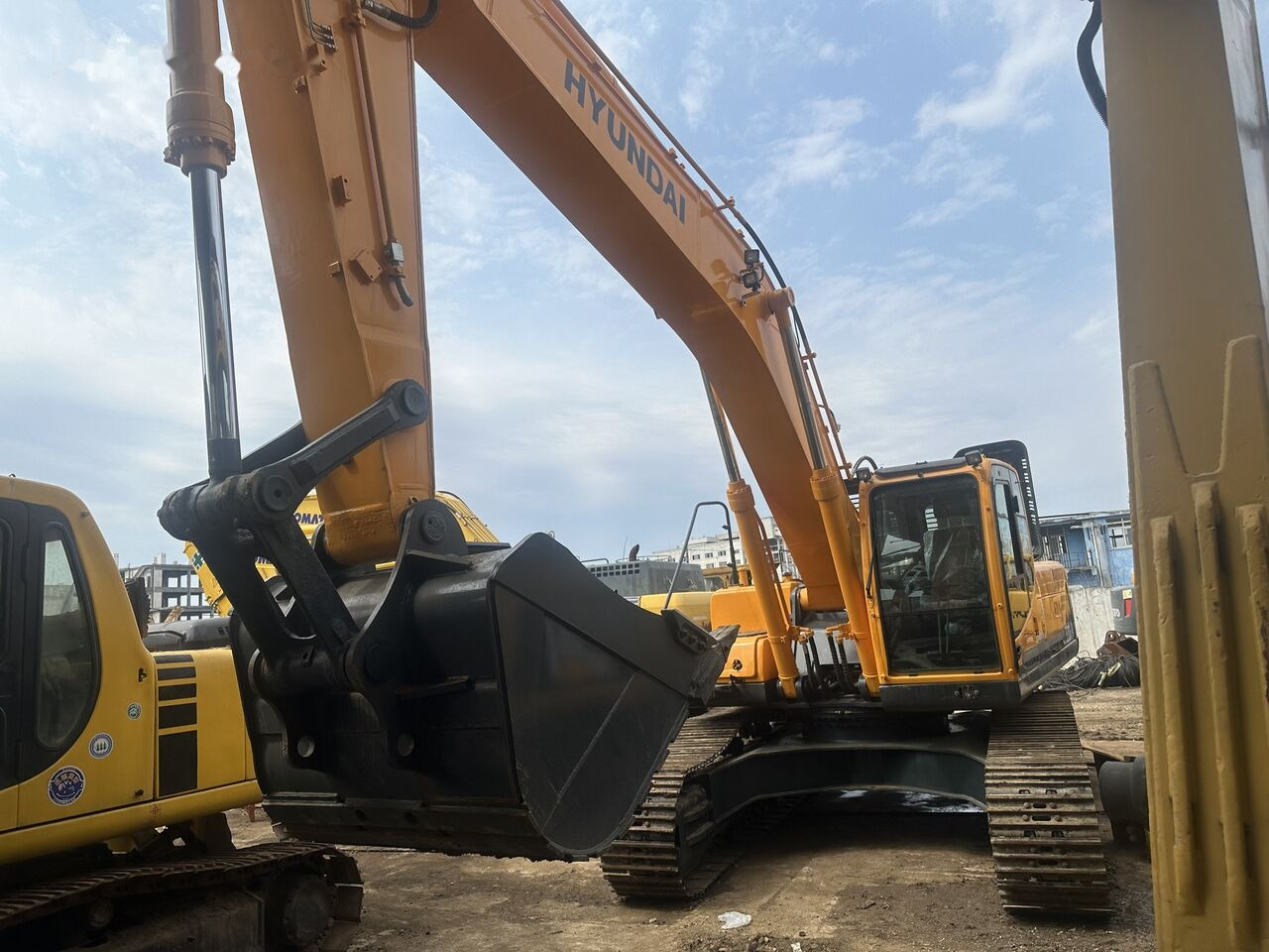 Hyundai R330LC-9S - Kāpurķēžu ekskavators: foto 3 Hyundai R330LC-9S - Kāpurķēžu ekskavators: foto 3