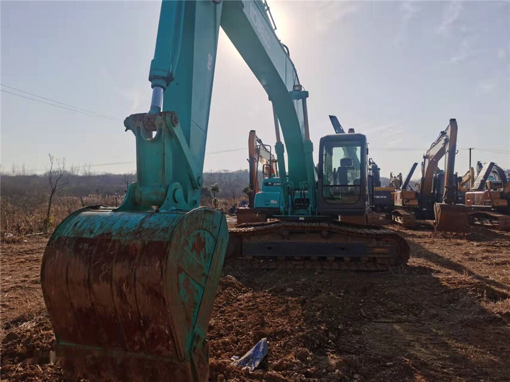 Kāpurķēžu ekskavators Kobelco SK210: foto 6
