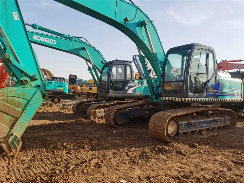 Kobelco SK210LC - Kāpurķēžu ekskavators: foto 4 Kobelco SK210LC - Kāpurķēžu ekskavators: foto 4
