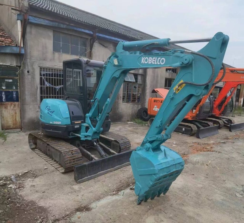 Kobelco SK55 - Kāpurķēžu ekskavators: foto 3 Kobelco SK55 - Kāpurķēžu ekskavators: foto 3