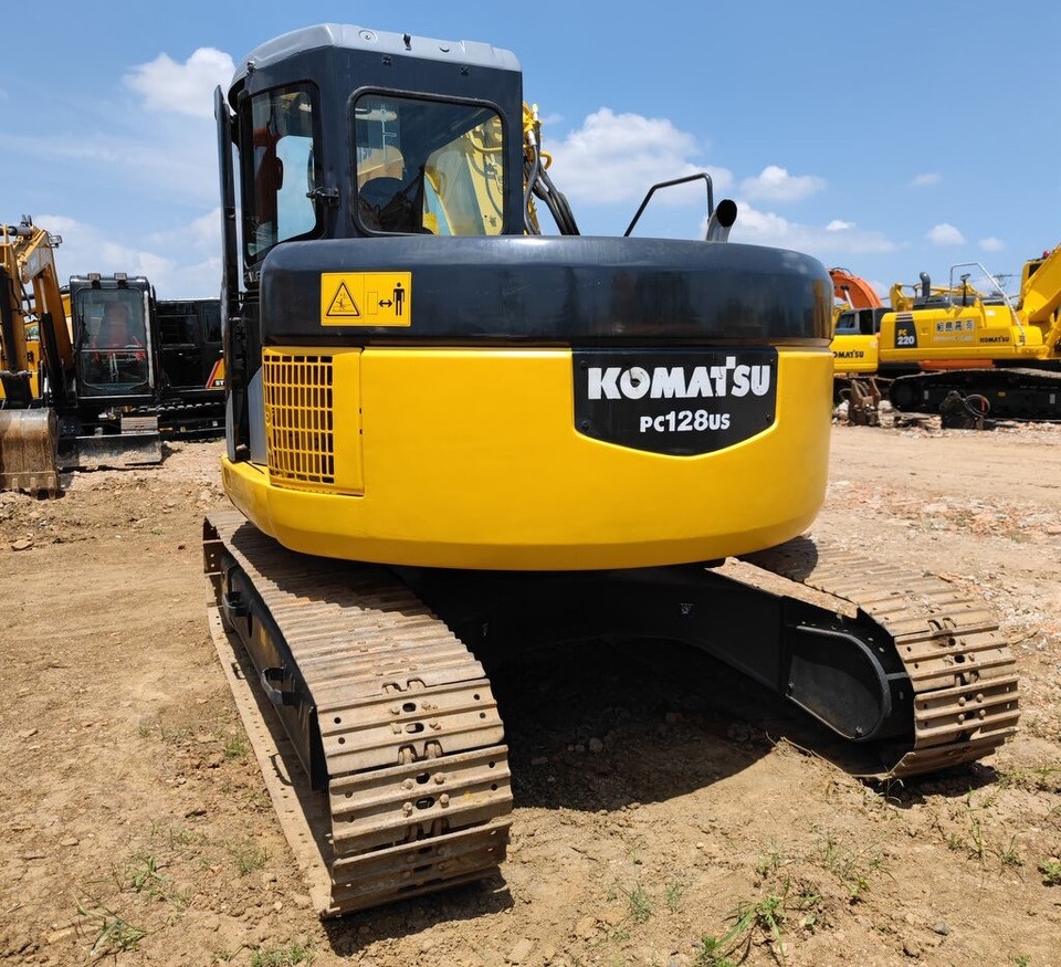 Komatsu PC128US - Kāpurķēžu ekskavators: foto 5 Komatsu PC128US - Kāpurķēžu ekskavators: foto 5