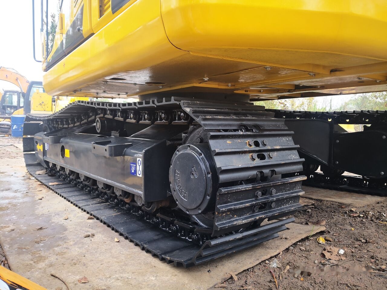 Komatsu PC130 - Kāpurķēžu ekskavators: foto 4 Komatsu PC130 - Kāpurķēžu ekskavators: foto 4