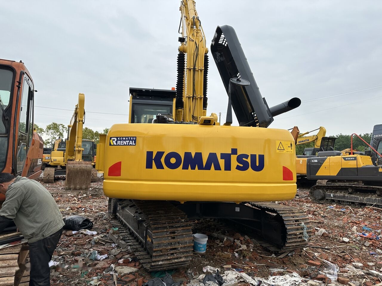 Kāpurķēžu ekskavators Komatsu PC220-8: foto 9