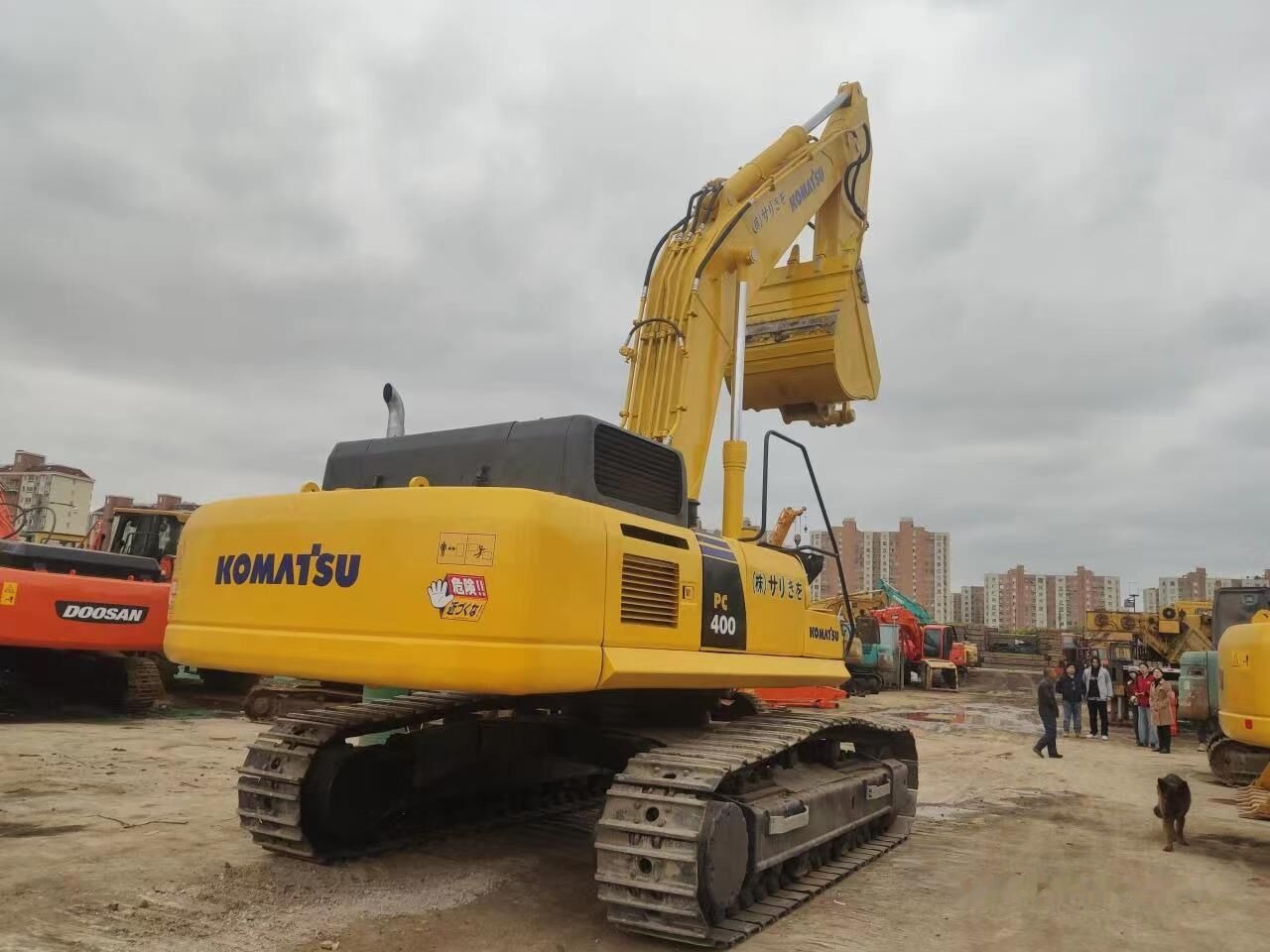 Komatsu PC400-8 - Kāpurķēžu ekskavators: foto 4 Komatsu PC400-8 - Kāpurķēžu ekskavators: foto 4