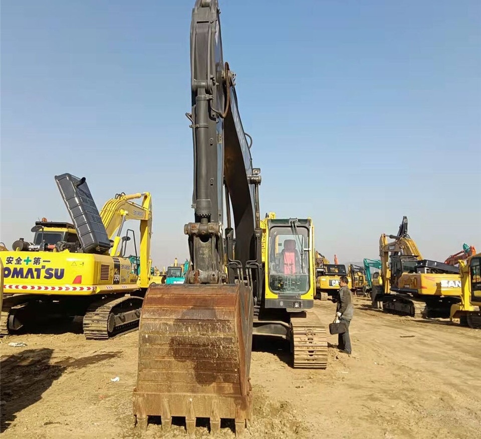 Volvo EC210B - Kāpurķēžu ekskavators: foto 2 Volvo EC210B - Kāpurķēžu ekskavators: foto 2