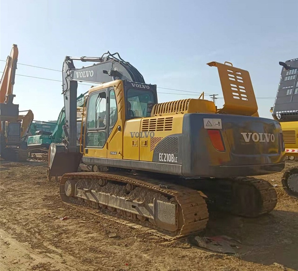 Volvo EC210B - Kāpurķēžu ekskavators: foto 1 Volvo EC210B - Kāpurķēžu ekskavators: foto 1