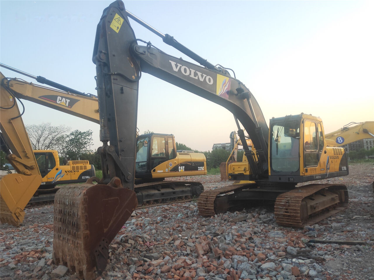 Volvo EC210BLC - Kāpurķēžu ekskavators: foto 4 Volvo EC210BLC - Kāpurķēžu ekskavators: foto 4