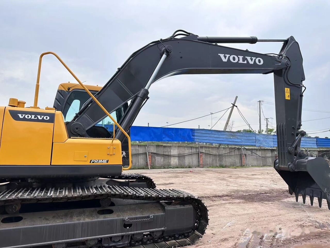 Volvo EC240 - Kāpurķēžu ekskavators: foto 1 Volvo EC240 - Kāpurķēžu ekskavators: foto 1