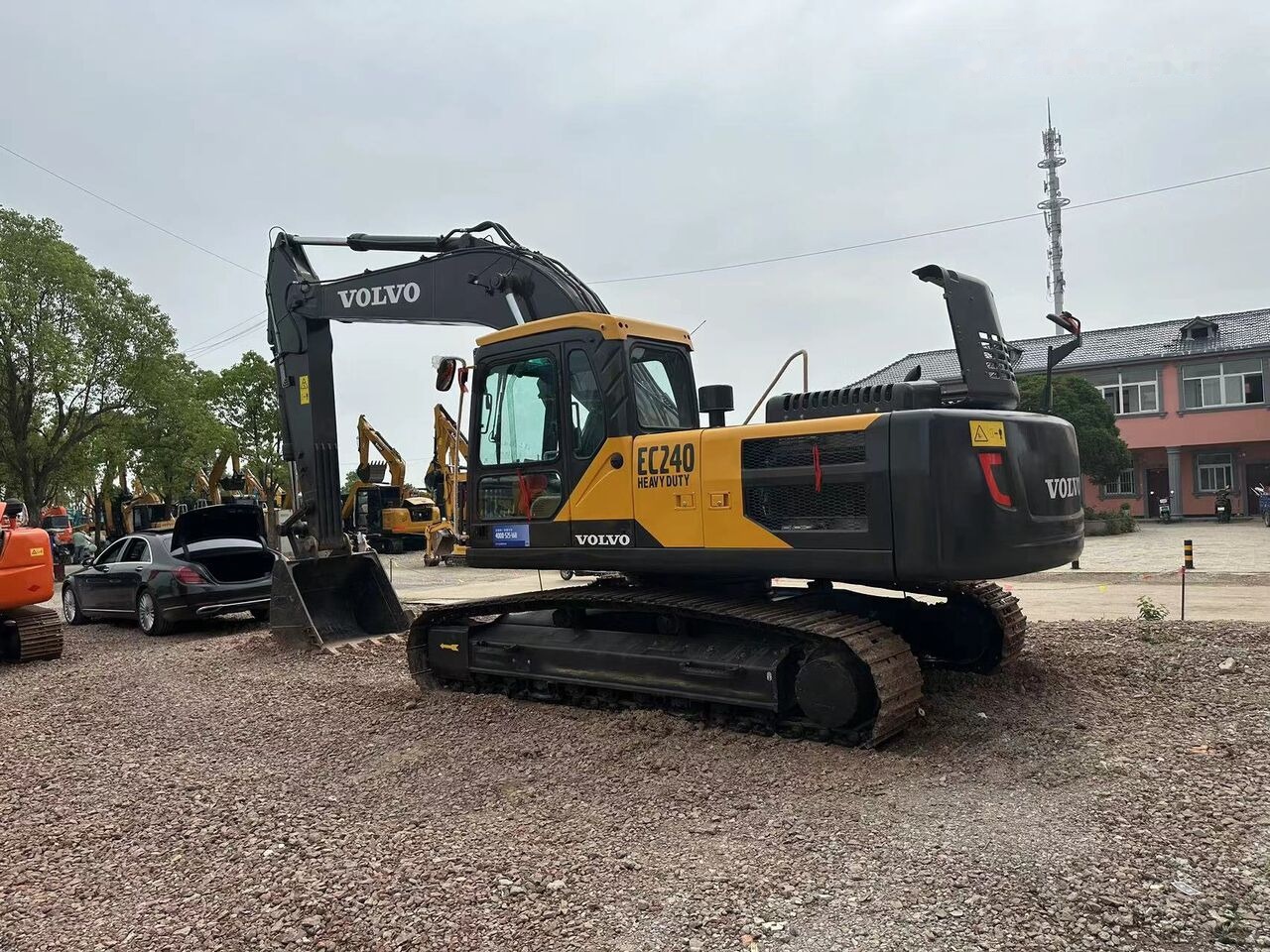 Kāpurķēžu ekskavators Volvo EC240: foto 6
