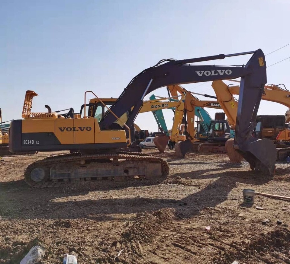 Volvo EC240LC - Kāpurķēžu ekskavators: foto 4 Volvo EC240LC - Kāpurķēžu ekskavators: foto 4