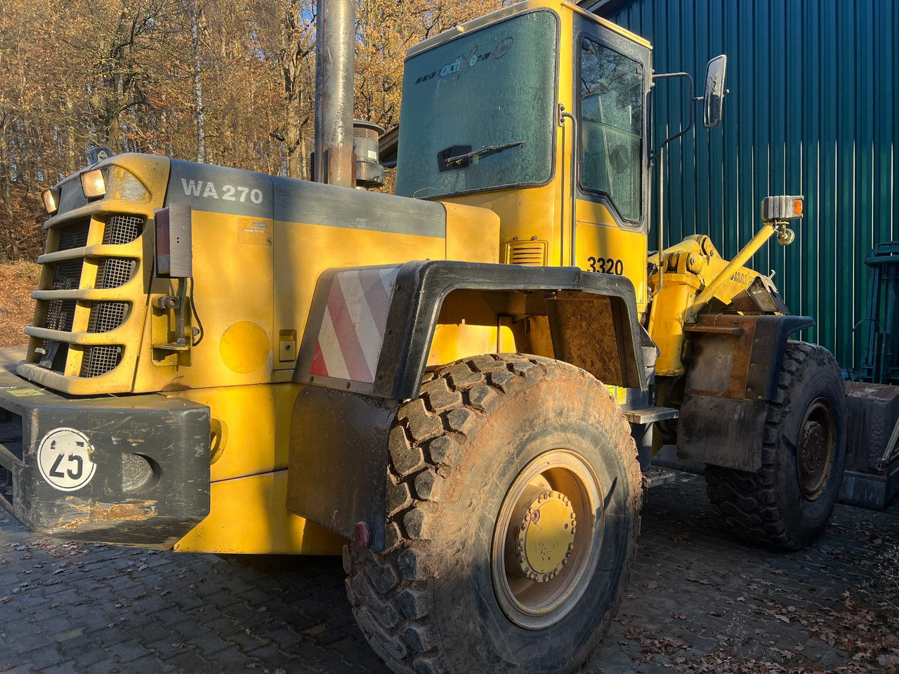 Komatsu WA 270 - Riteņu iekrāvējs: foto 1 Komatsu WA 270 - Riteņu iekrāvējs: foto 1