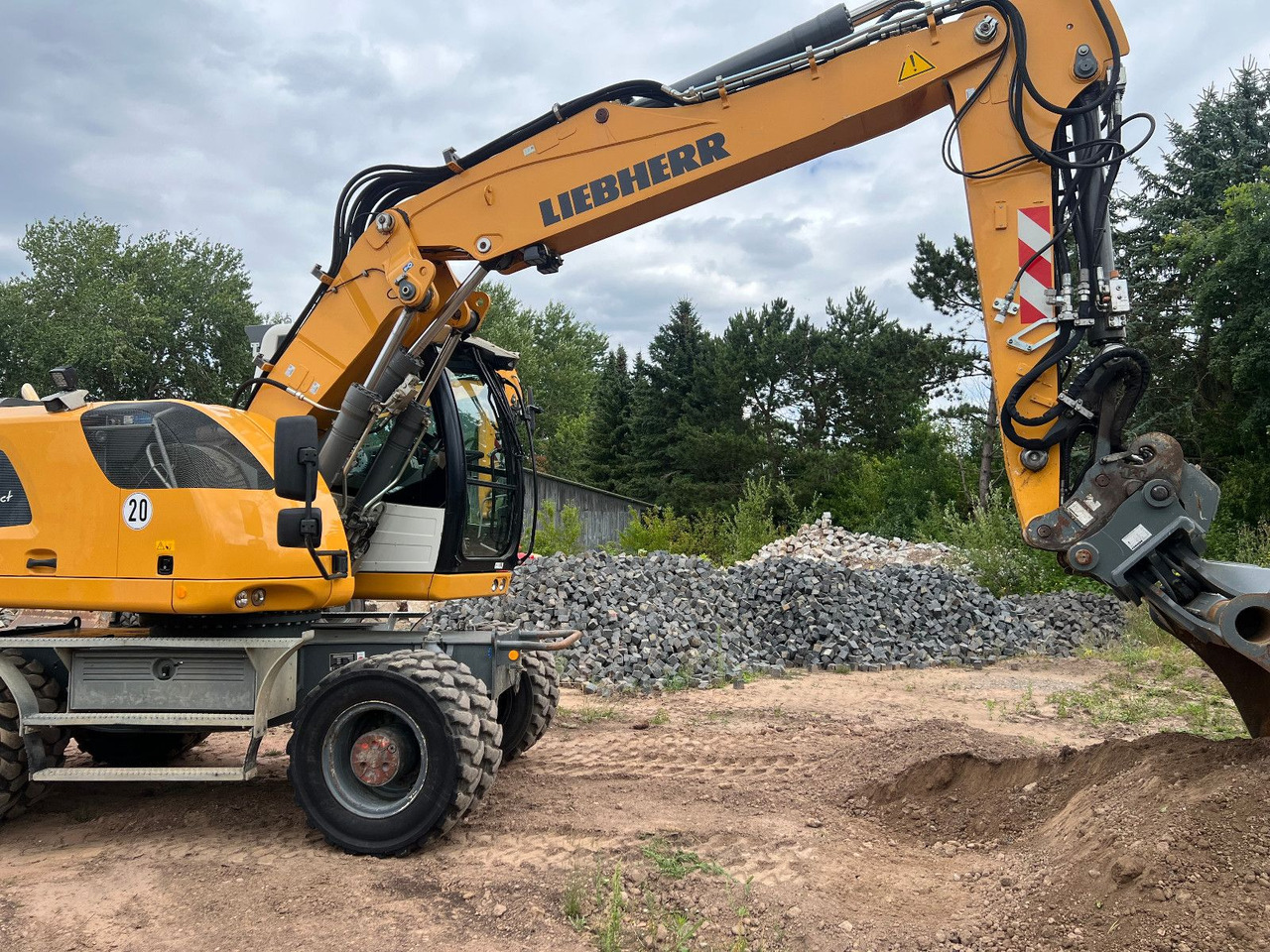 Liebherr A 918 Compact Likufix SW 48 - Riteņu ekskavators: foto 3 Liebherr A 918 Compact Likufix SW 48 - Riteņu ekskavators: foto 3