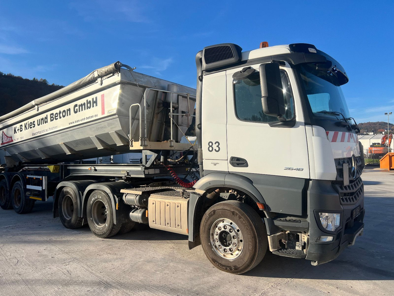 Mercedes-Benz 2648 mit Kippauflieger - Vilcējs: foto 1 Mercedes-Benz 2648 mit Kippauflieger - Vilcējs: foto 1
