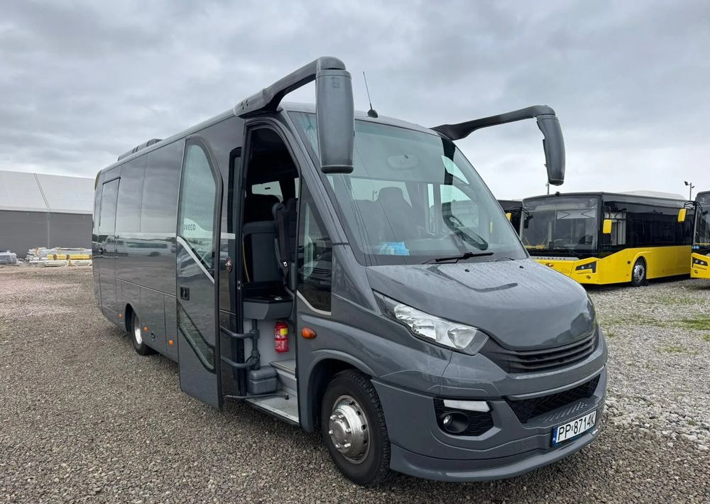 Iveco Daily - Starppilsētu autobuss: foto 1 Iveco Daily - Starppilsētu autobuss: foto 1