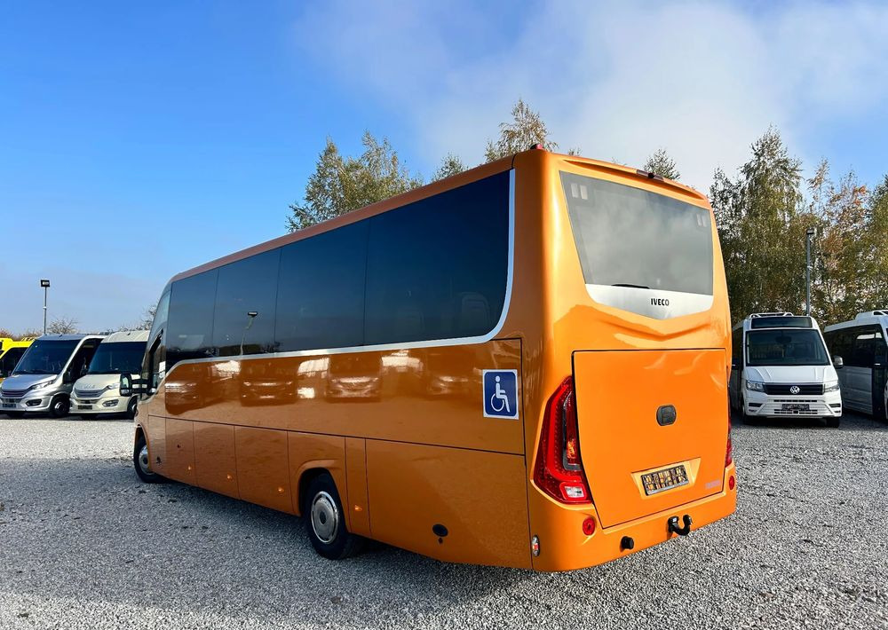 Iveco Daily - Mikroautobuss, Pasažieru furgons: foto 4 Iveco Daily - Mikroautobuss, Pasažieru furgons: foto 4