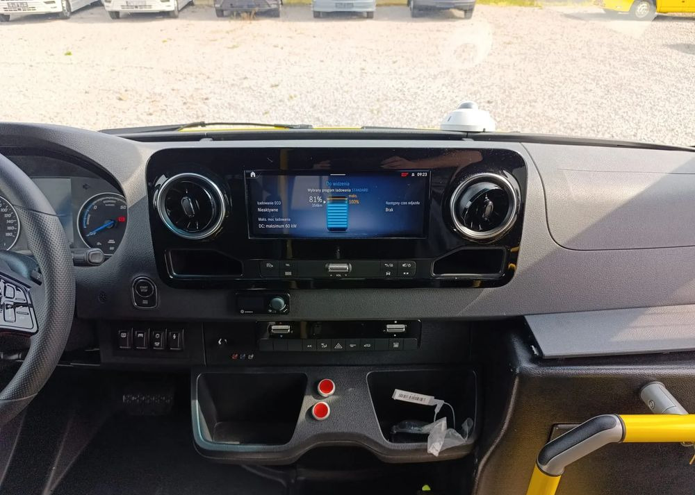 Jaunā Mikroautobuss, Elektroautobuss Mercedes-Benz eSprinter: foto 19