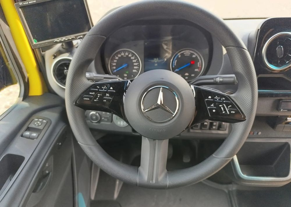Jaunā Mikroautobuss, Elektroautobuss Mercedes-Benz eSprinter: foto 18