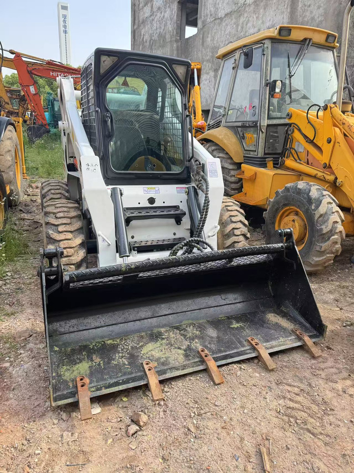 BOBCAT S300 - Ekskavators-iekrāvējs: foto 3 BOBCAT S300 - Ekskavators-iekrāvējs: foto 3