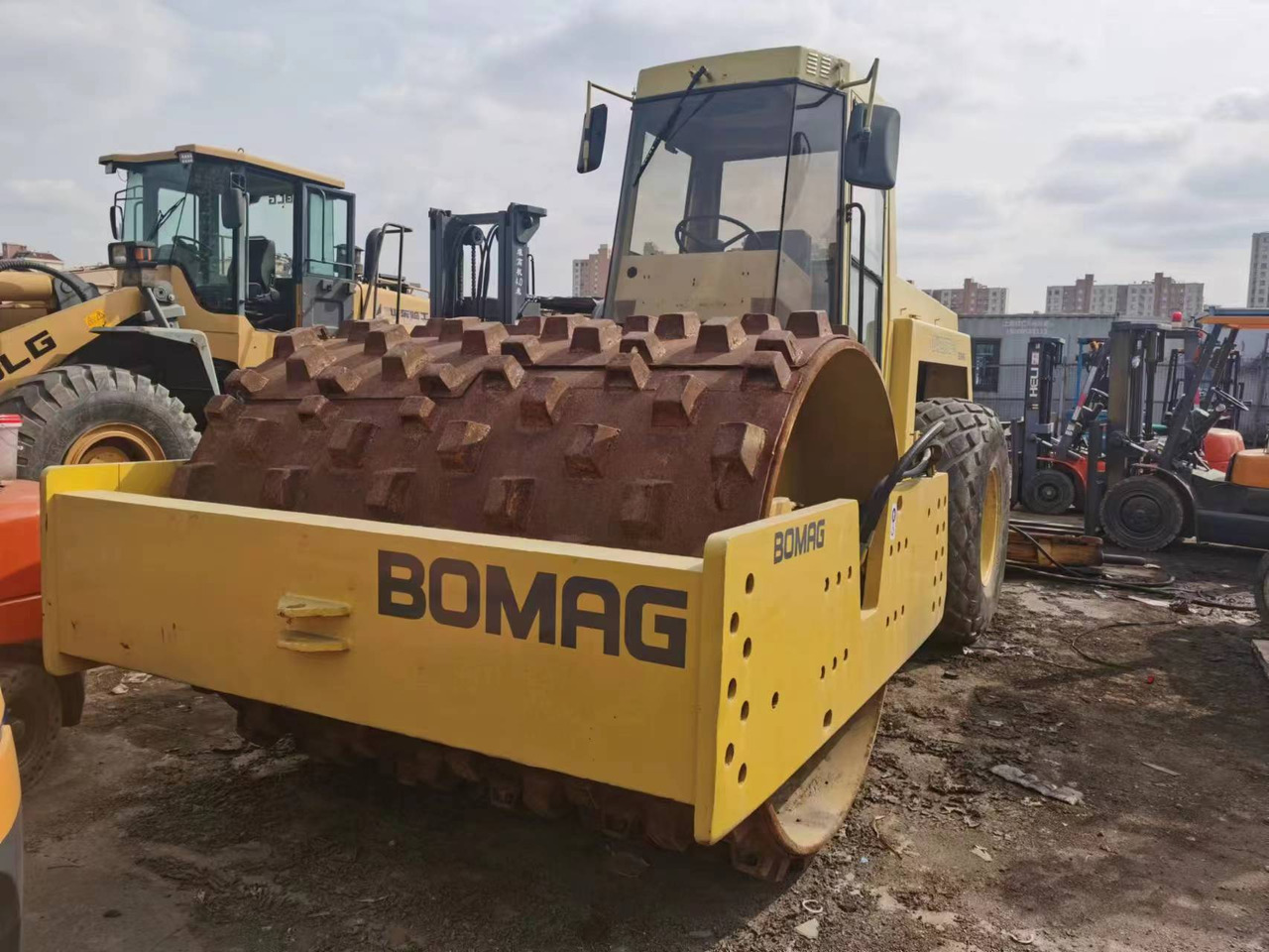 BOMAG BW217D-2 - Vibrorullis: foto 4 BOMAG BW217D-2 - Vibrorullis: foto 4