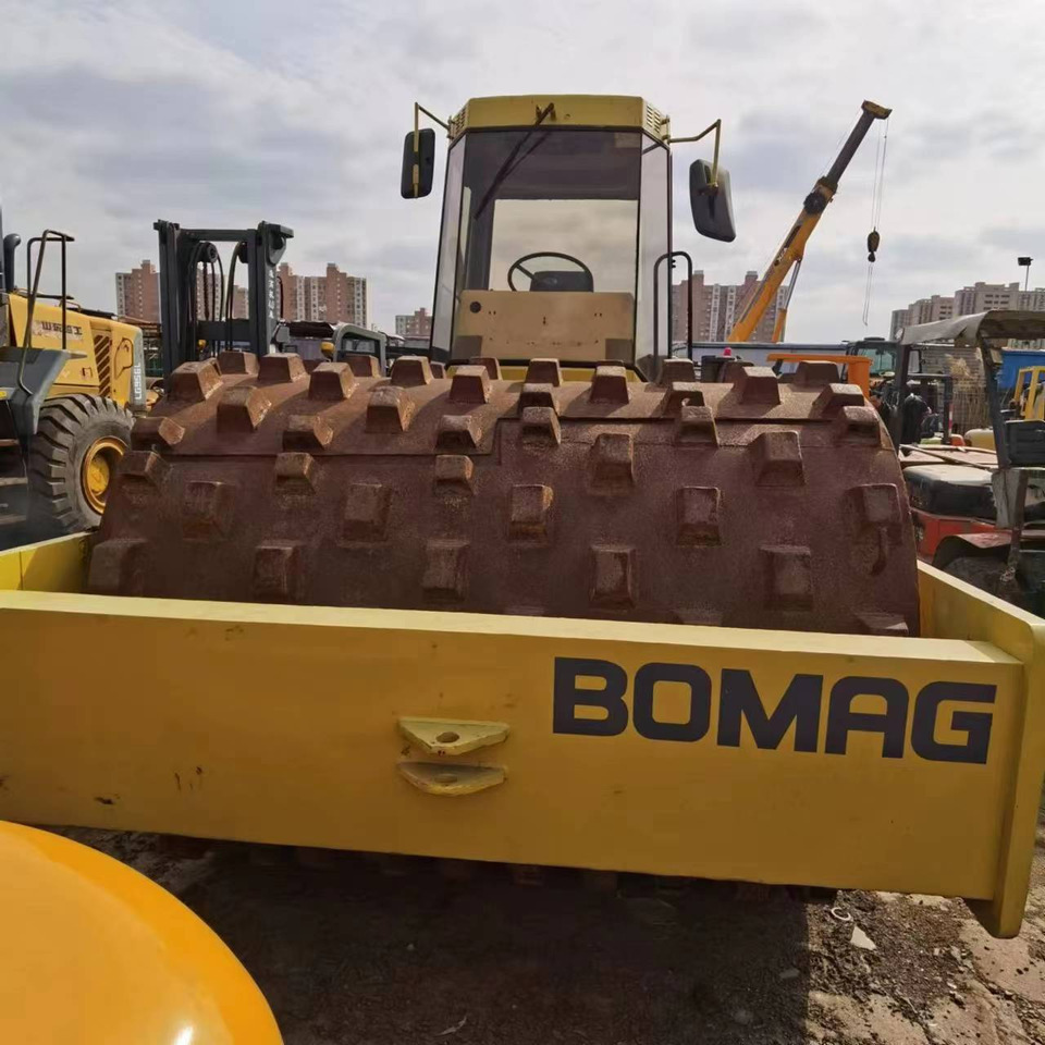 BOMAG BW217D-2 - Vibrorullis: foto 3 BOMAG BW217D-2 - Vibrorullis: foto 3