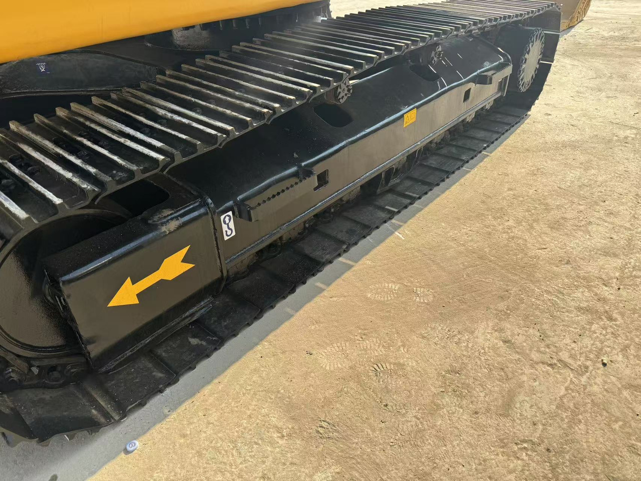 Kāpurķēžu ekskavators CAT 320CL: foto 7