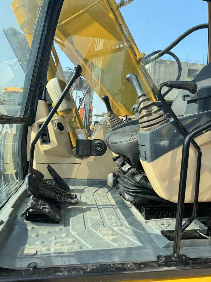 CAT 320CL - Kāpurķēžu ekskavators: foto 4 CAT 320CL - Kāpurķēžu ekskavators: foto 4