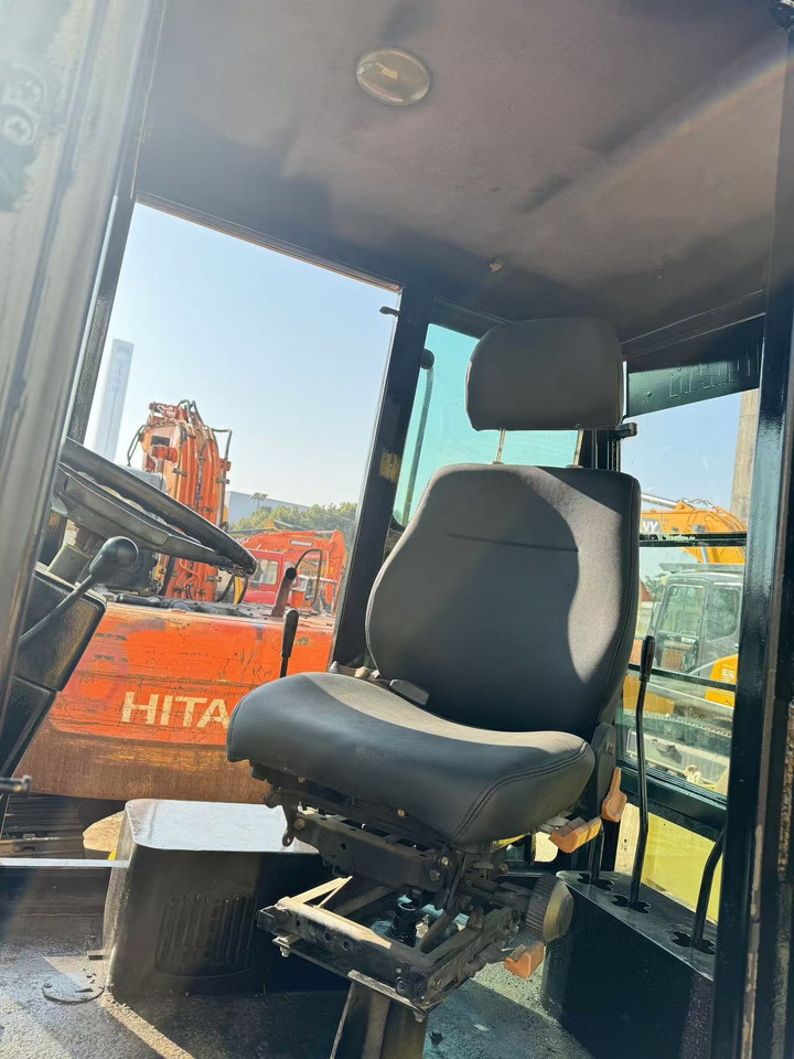 CAT 420F - Ekskavators-iekrāvējs: foto 3 CAT 420F - Ekskavators-iekrāvējs: foto 3